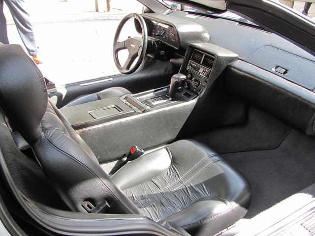 Interior DeLorean