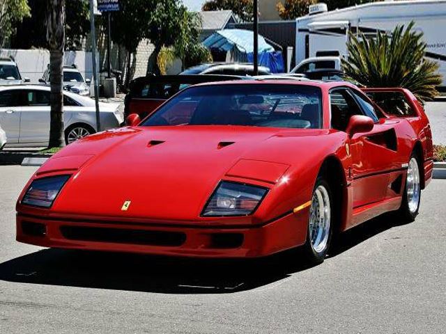 ¿Pagarías casi 35.000 dólares por esta réplica del Ferrari F40? Al menos está lograda…