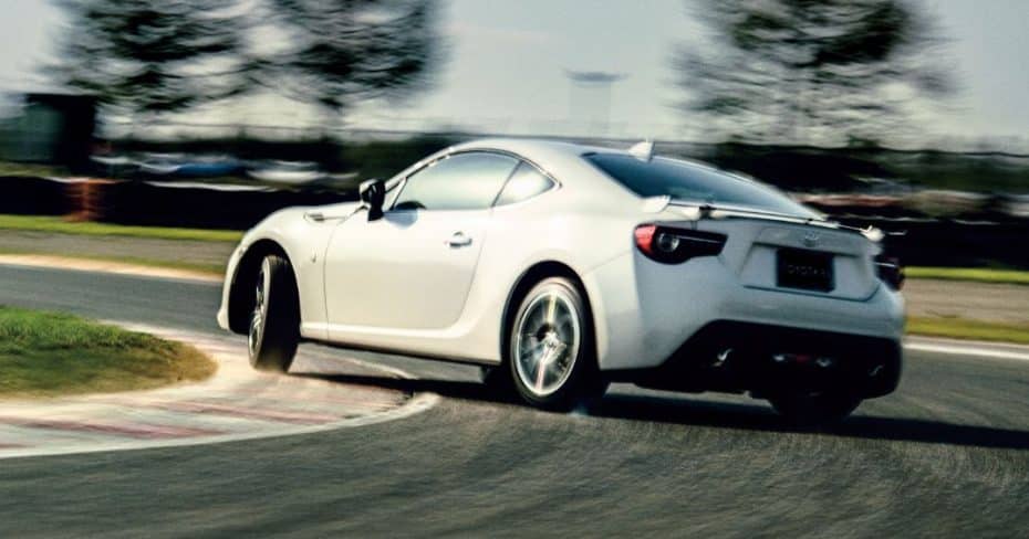 El Toyota GT86 evoluciona: Mejora aerodinámica, más potencia y mejor equipamiento