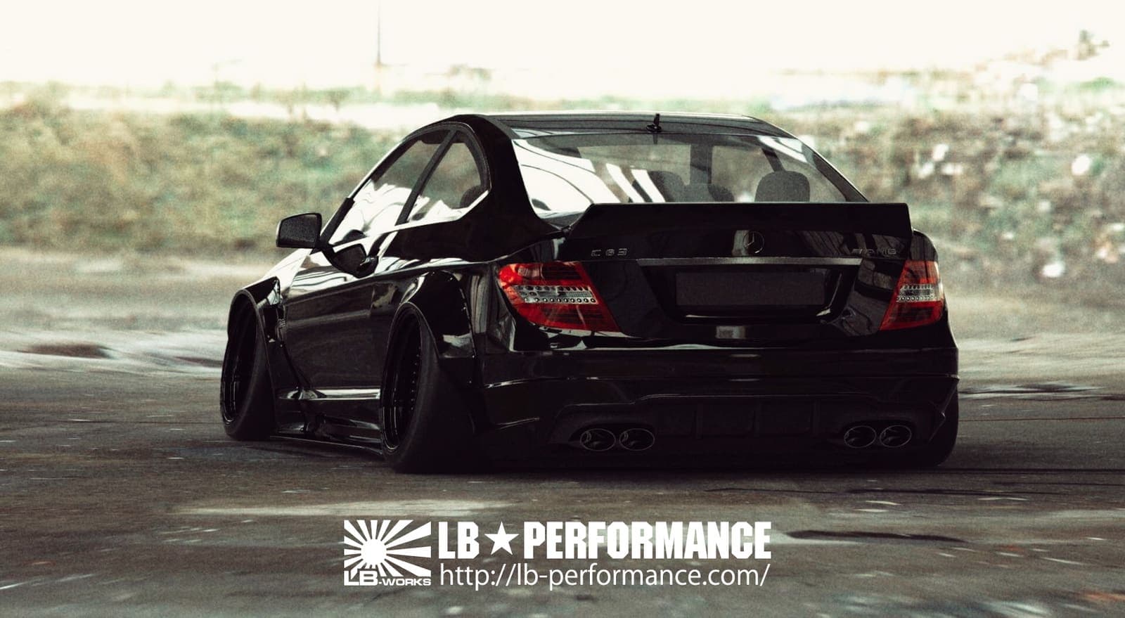 Liberty Walk Radicaliza El Mercedes Amg C63 Coupe Obra De Arte O Destrozo
