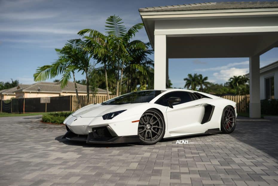 El Renato Aventador posa con sus nuevas llantas ADV1: ¡790 CV y fibra de carbono por doquier!