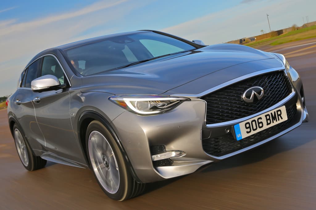 infiniti_q30s_2_2d_awd_8