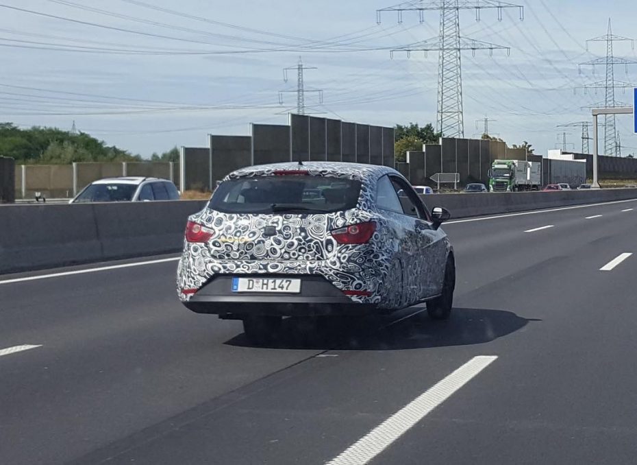 Cazado un Seat Ibiza ¡Con sólo 3 ruedas! ¿Qué nos esconden bajo el camuflaje?