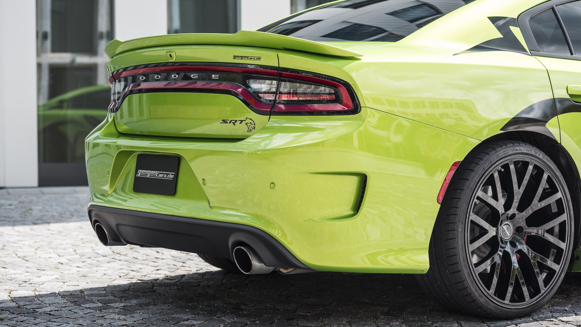 dodge-charger-srt-hellcat-13