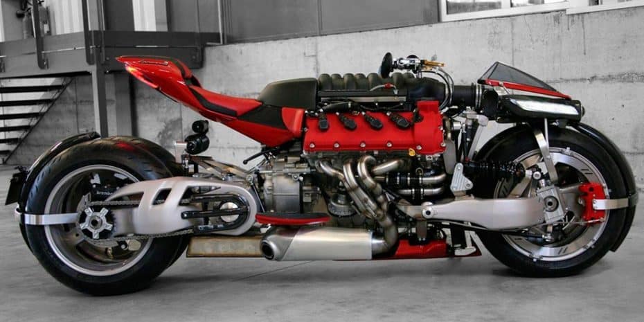 ¿Qué pasa cuando metes el motor V8 de Maserati con 470 CV en una moto? Es espeluznante…