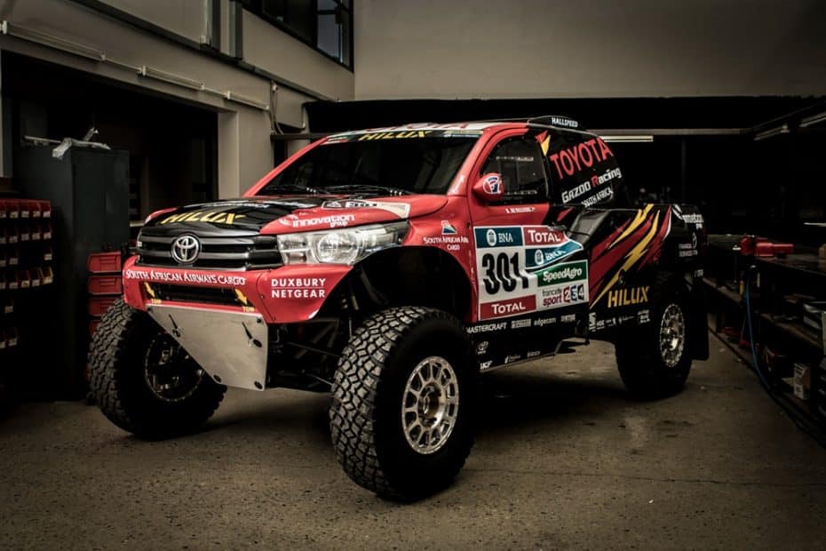 Nasser Al Attiyah conducirá la nueva joya de Toyota en el Dakar 2017: El Hilux EVO