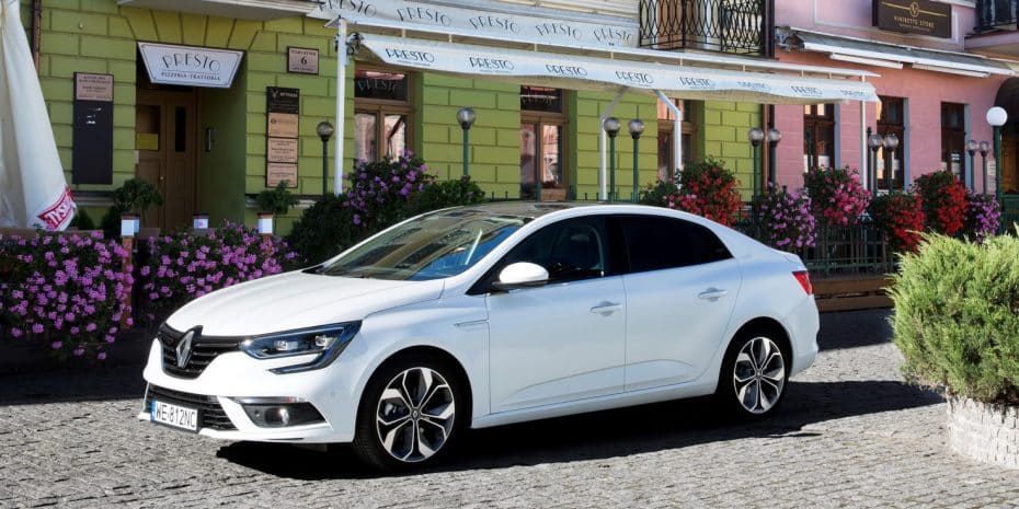 Todas las fotos del nuevo Renault Mégane Sedán que no podrás comprar en España