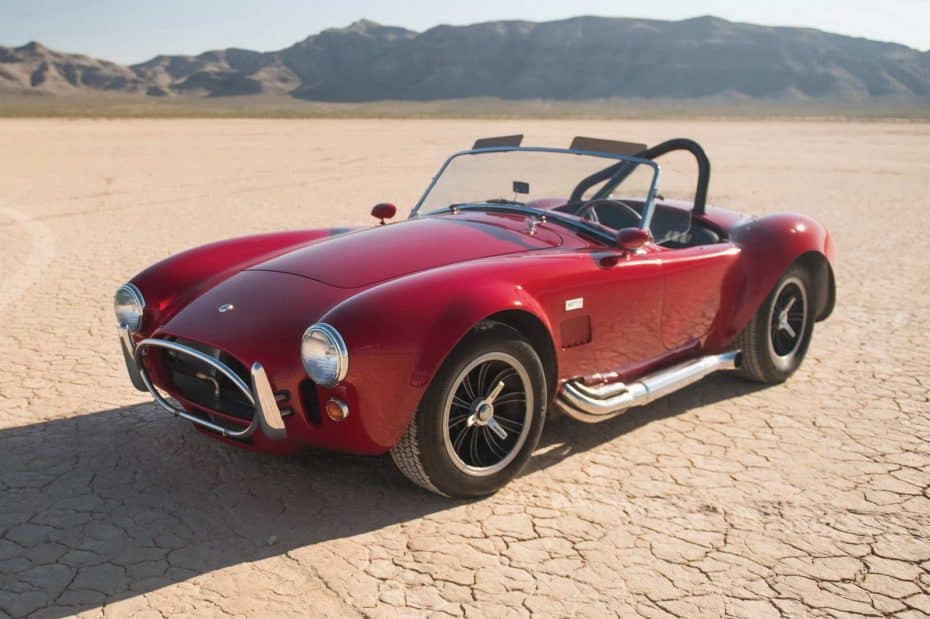 En el 2017 resucitará el AC Cobra con nada menos que 557 CV ¿Pagarías 100.000 euros por él?