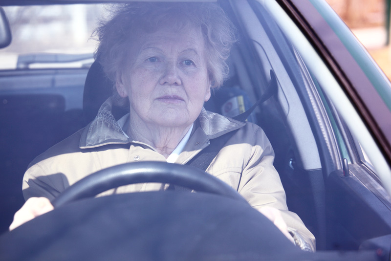 Los hay con suerte: Tras más de medio siglo conduciendo sin carnet, la cazan a los 74 años de edad