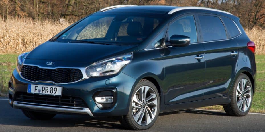 Todos los precios del renovado Kia Carens 2017