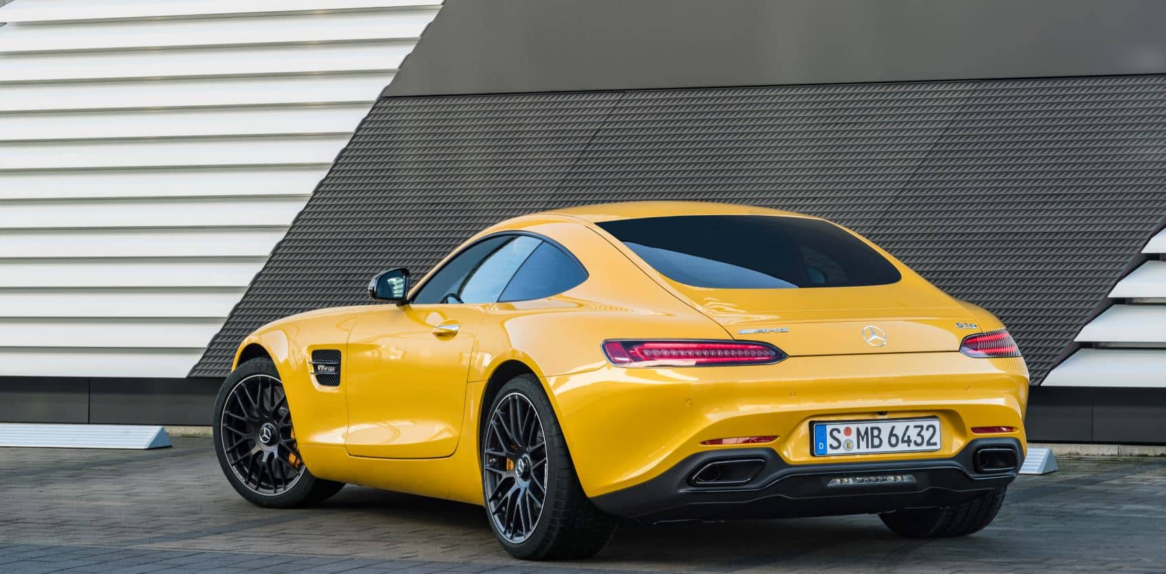 mercedes-amg-gt-2017-8