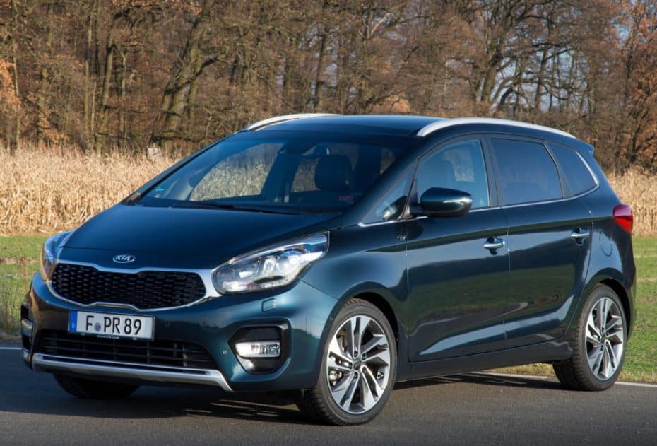 Todos los precios del renovado Kia Carens 2017