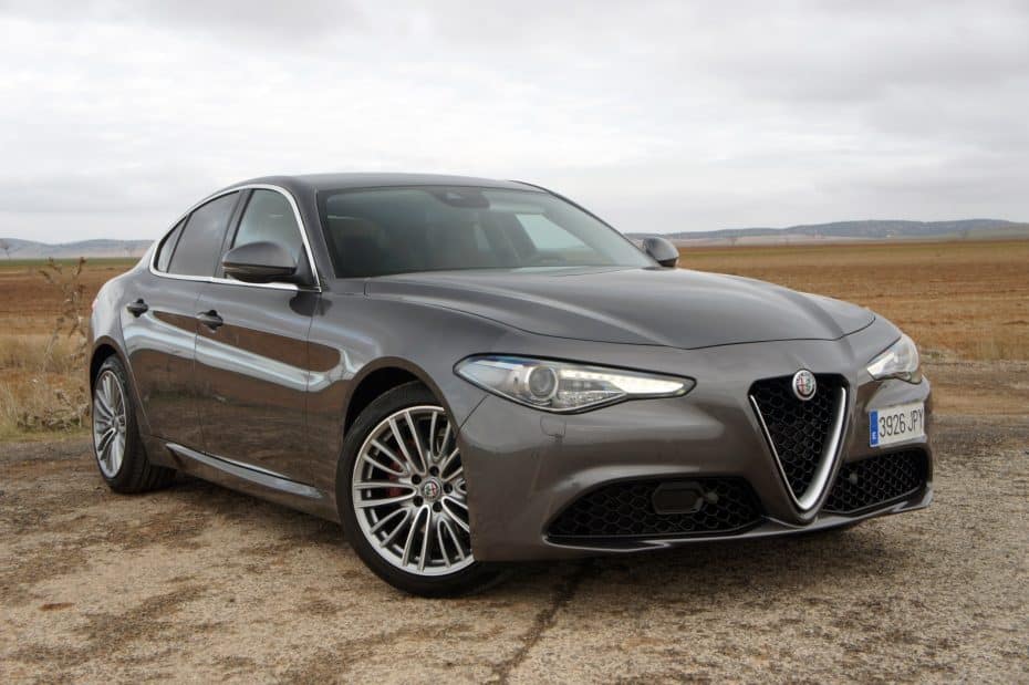 Prueba Alfa Romeo Giulia 2.2 Multijet 180 CV Super:  Premium hasta en el precio