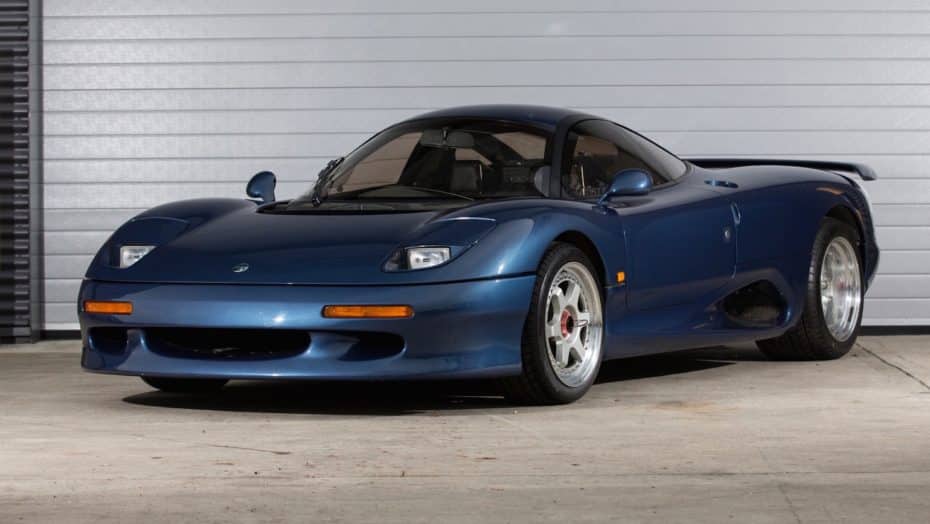 Este Jaguar XJR-15 es uno de esos míticos superdeportivos olvidados ¡Y ahora puede ser tuyo!