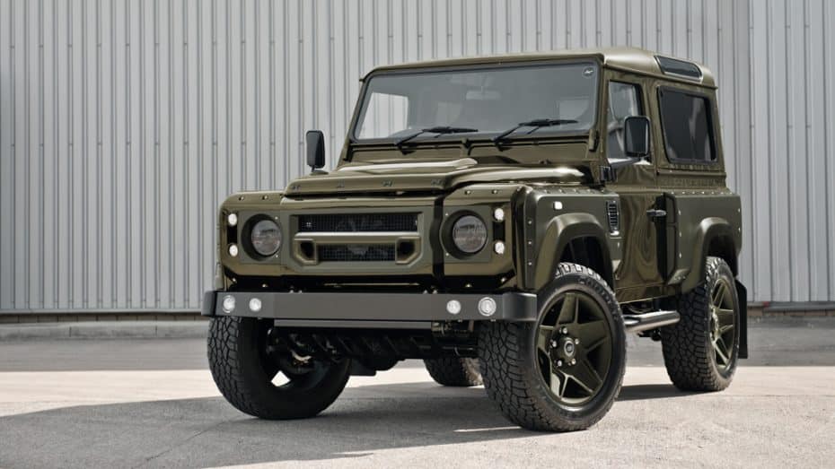 Volcanic Moss Pearl Defender «The End Edition»: Así es el monstruoso Defender de Kahn Design