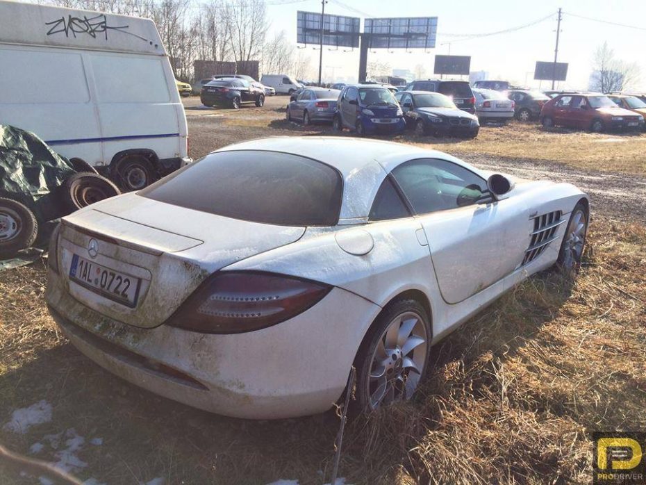 Este Mercedes-Benz SLR McLaren lleva 6 años abandonado en pésimas condiciones ¡Y duele mucho!