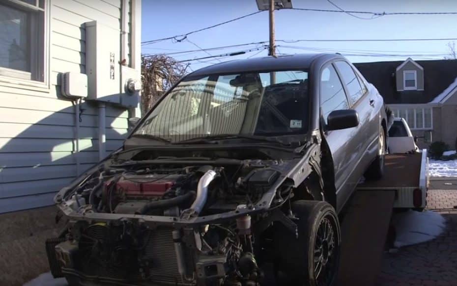 Un Lancer Evo IX abandonado, un coleccionista de coches… ¡Y una segunda  vida para el