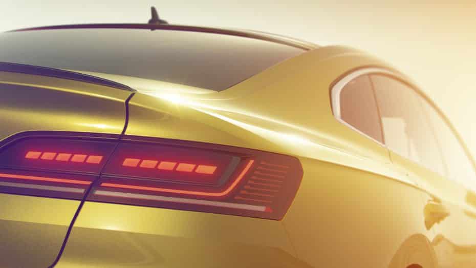 Estos dos nuevos ‘teaser’ del Volkswagen Arteon nos recuerdan a un ‘concept’ ¿Recuerdas cuál es?