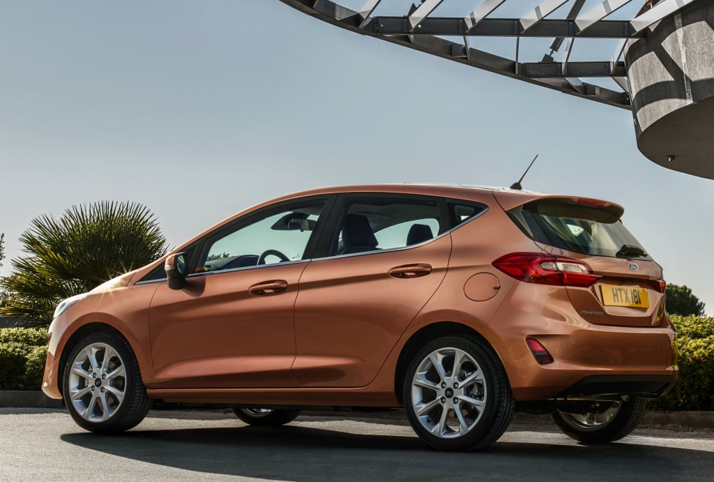 ford_fiesta_titanium_5-door_10