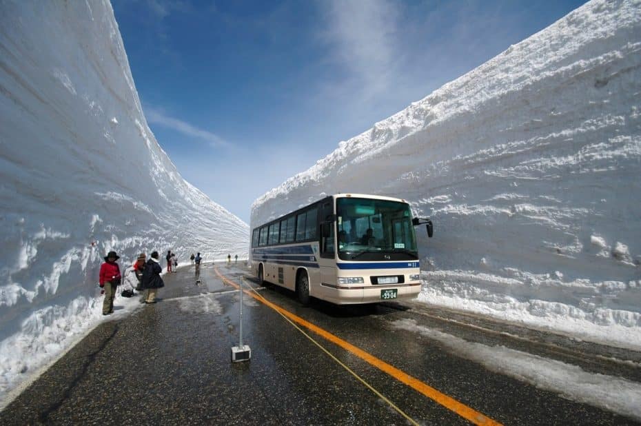 Limpiar una carretera con 18 metros de nieve de profundidad no es fácil… Bienvenido a Snow Canyon