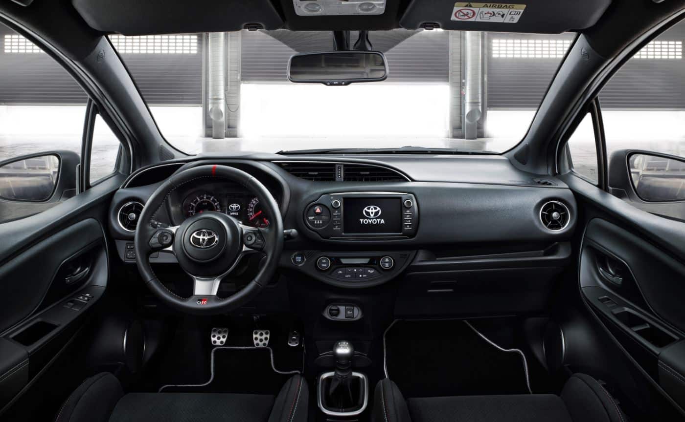 Resultado de imagen de toyota yaris grmn interior