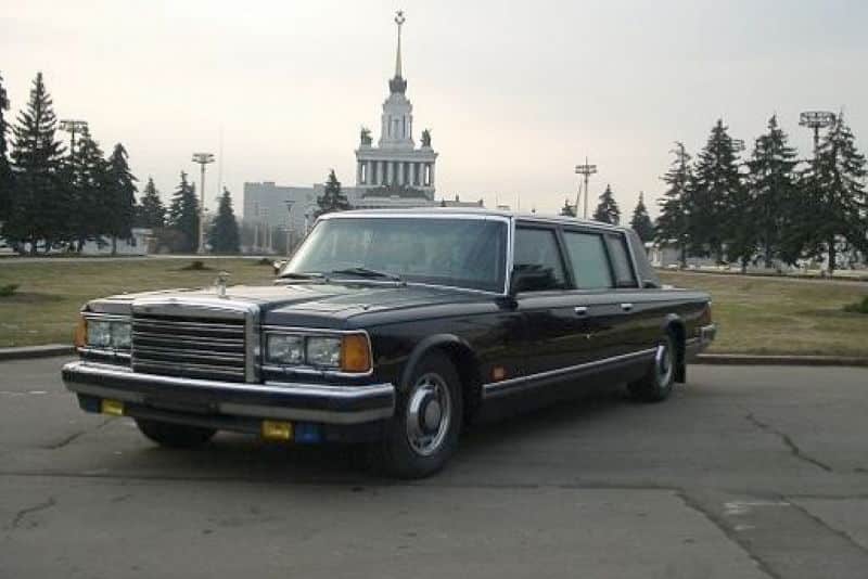 A subasta este ZIL 41052 de Mijaíl Gorbachov ¿Cuánto pagarías por uno de los coches más seguros del mundo?
