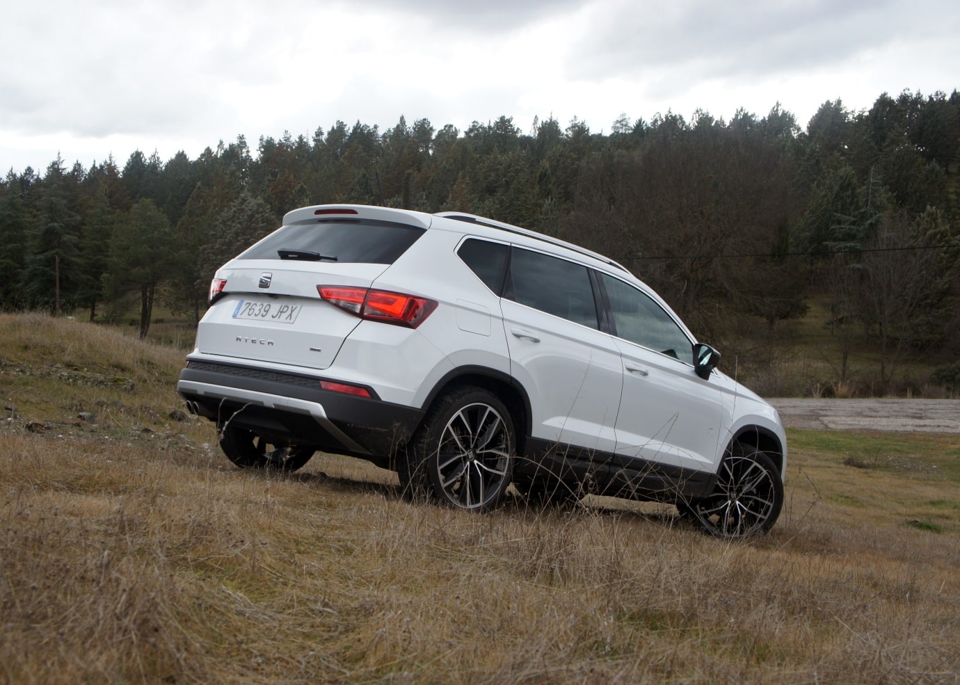 SEAT amplía la gama Ateca con el acabado FR Special Edition, una versión  que destaca por su equipamiento y por su precio