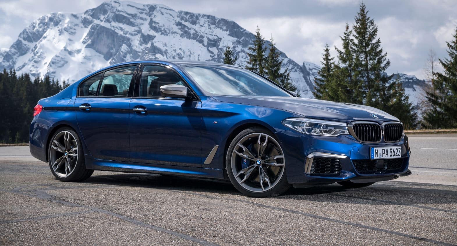 BMW M550 i 8