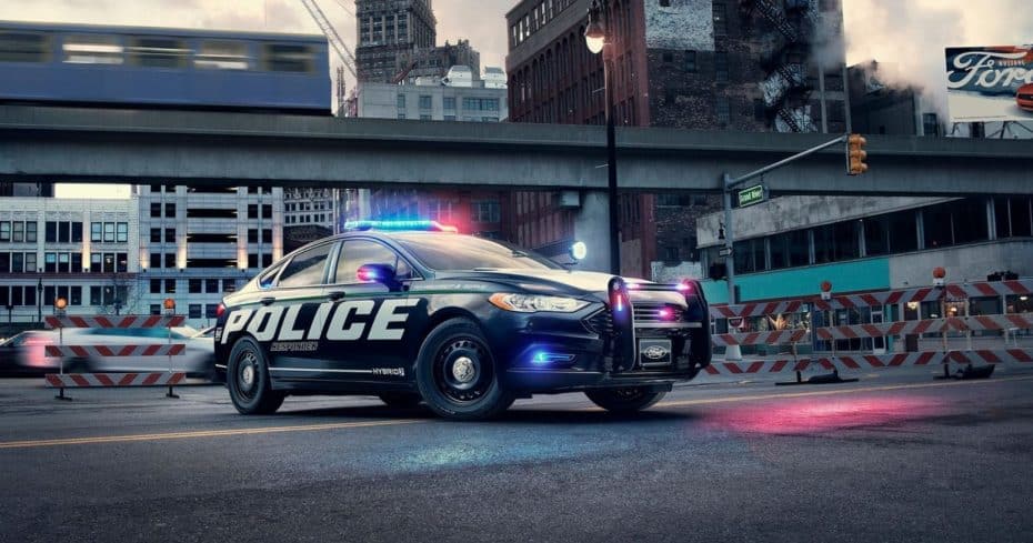 ¡Adiós al V6 de 3.7 litros!: El reemplazo es híbrido y se llama Ford Police Responder Hybrid Sedán