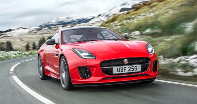 El Jaguar F-Type recibe ahora un nuevo motor Ingenium de 2.0 litros y 300 caballos ¡Pura eficiencia!