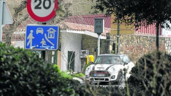 Límite de velocidad de 10 km/h en Pontevedra: Te adelantarán los peatones dando un paseo