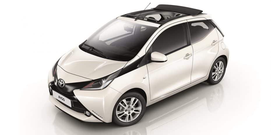 Nuevos Toyota Aygo x-wave y x-sky: Con techo de lona eléctrico