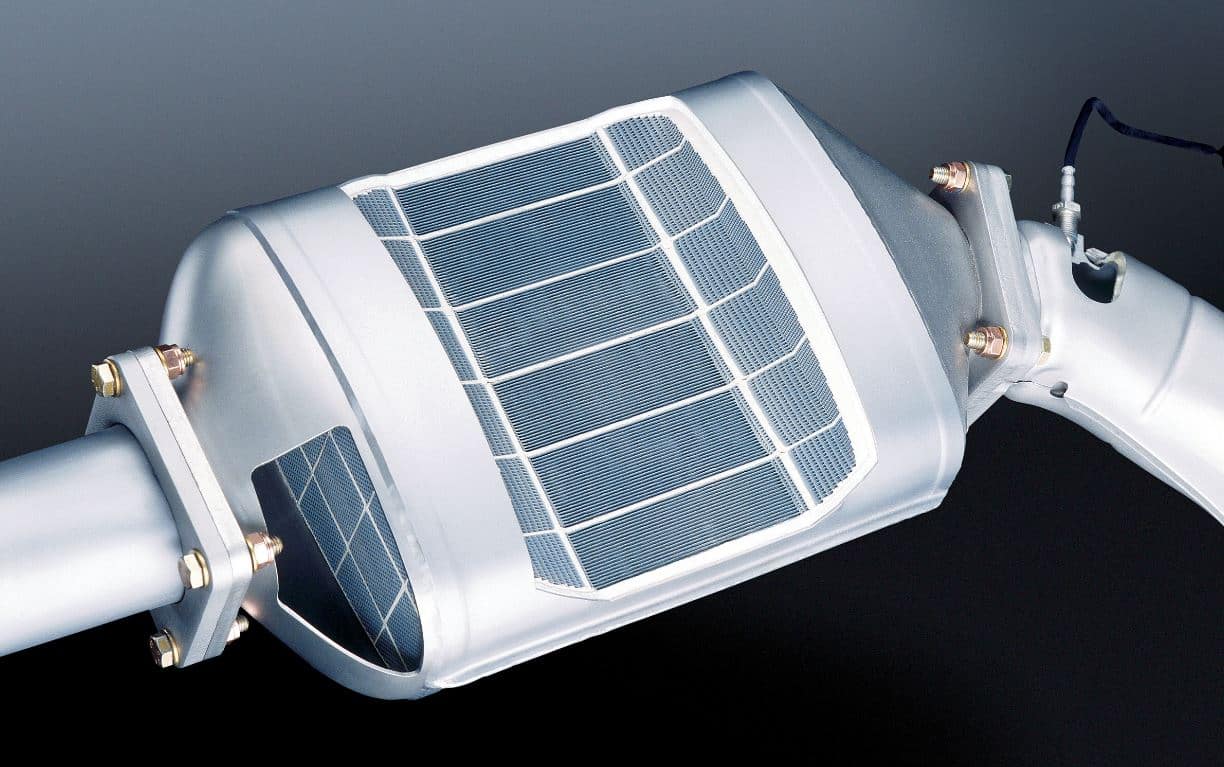 Un filtro de partículas nuevo puede costarnos más de 3.000 euros Un filtro de partículas nuevo puede costarnos más de 3.000 euros