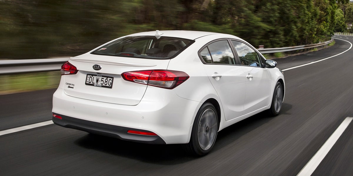 kia_cerato_sport_sedan_2