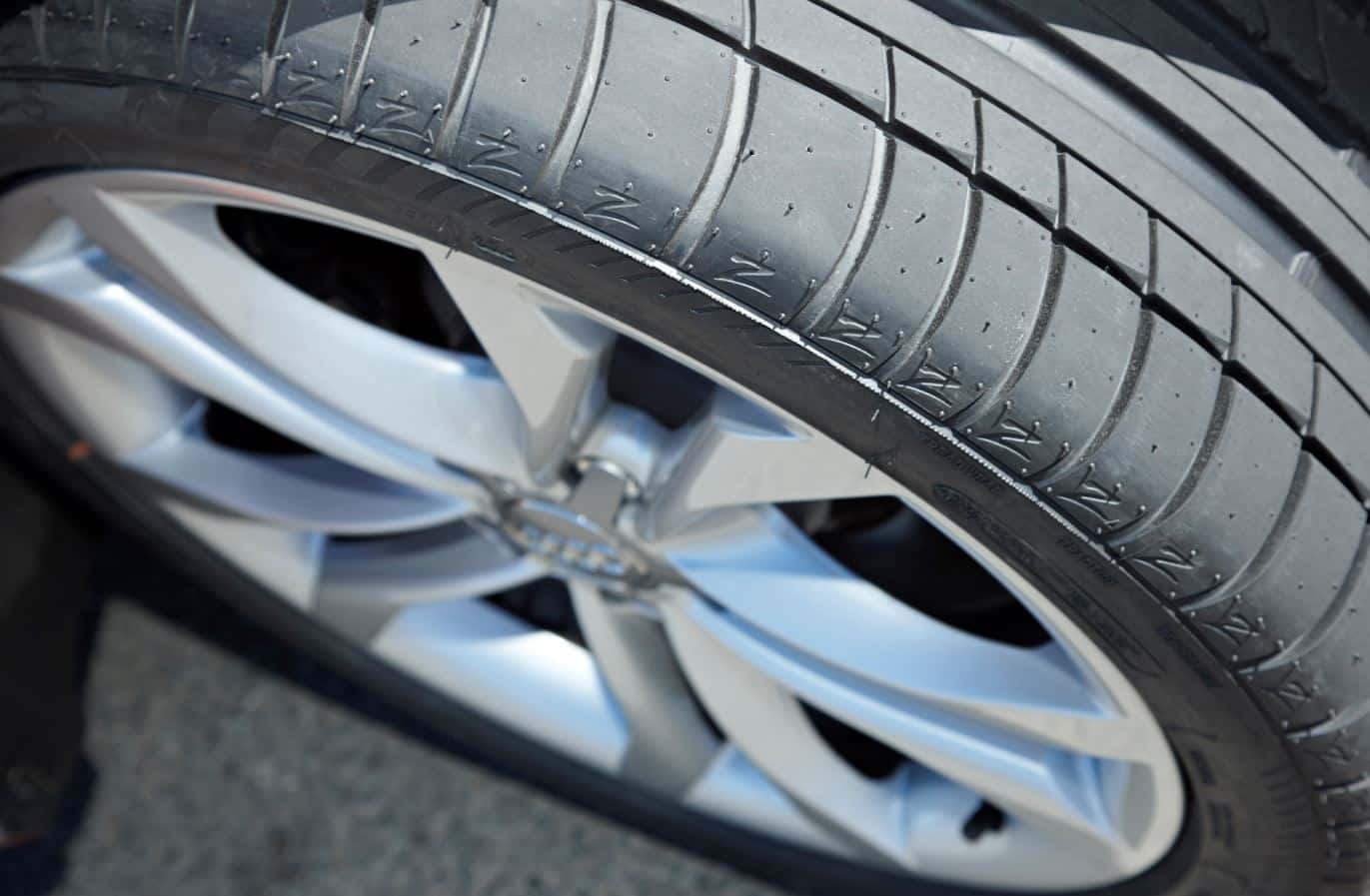 el único factor a tener en cuenta para la 'caducidad' de nuestros neumáticos es el uso