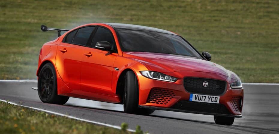 Jaguar XE SV PROJECT 8: El Jaguar que quiere comerse «BMW M4 GTS » de dos en dos…