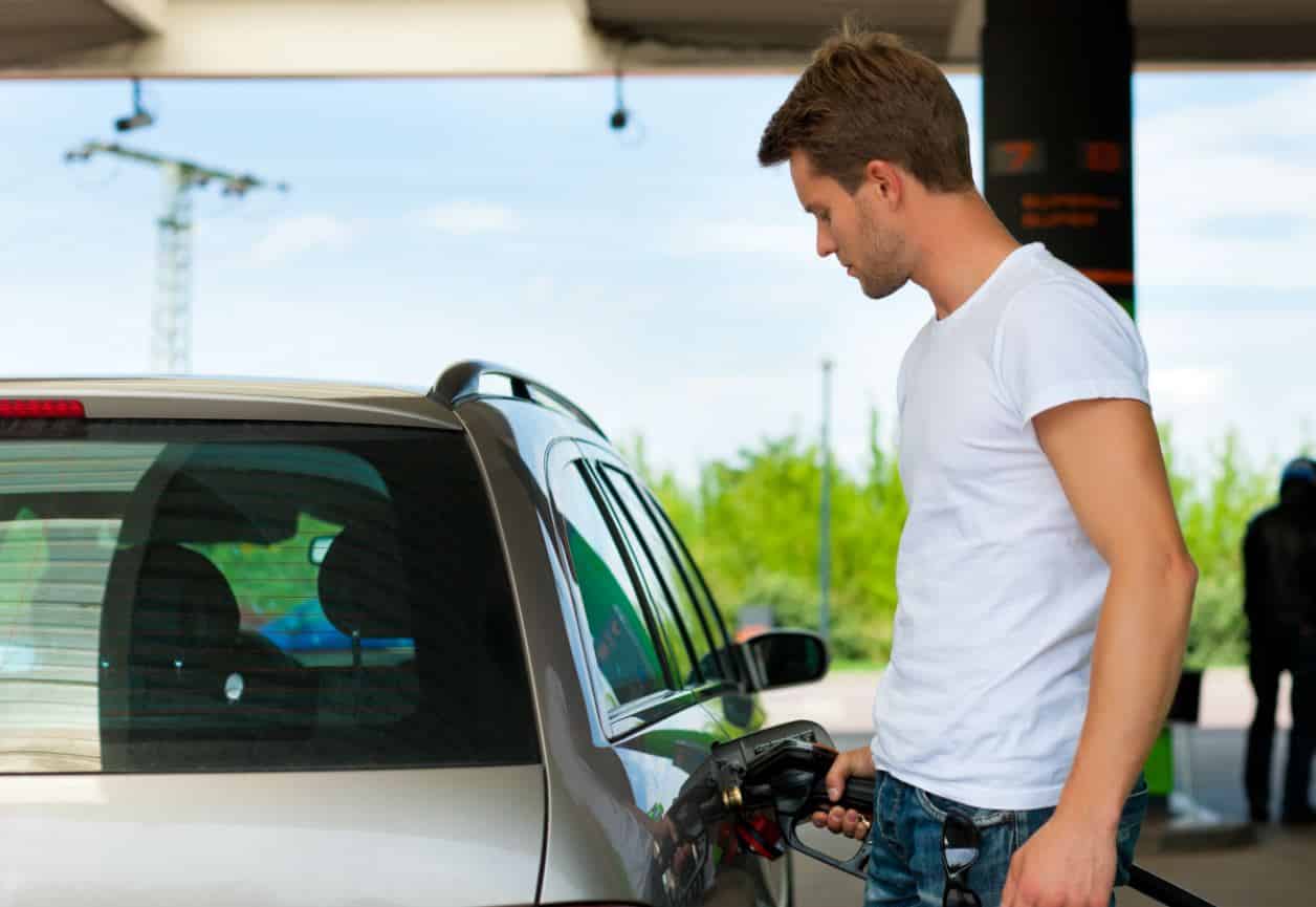 Cuándo no puedes tocar el claxon del coche y qué multa te puede caer