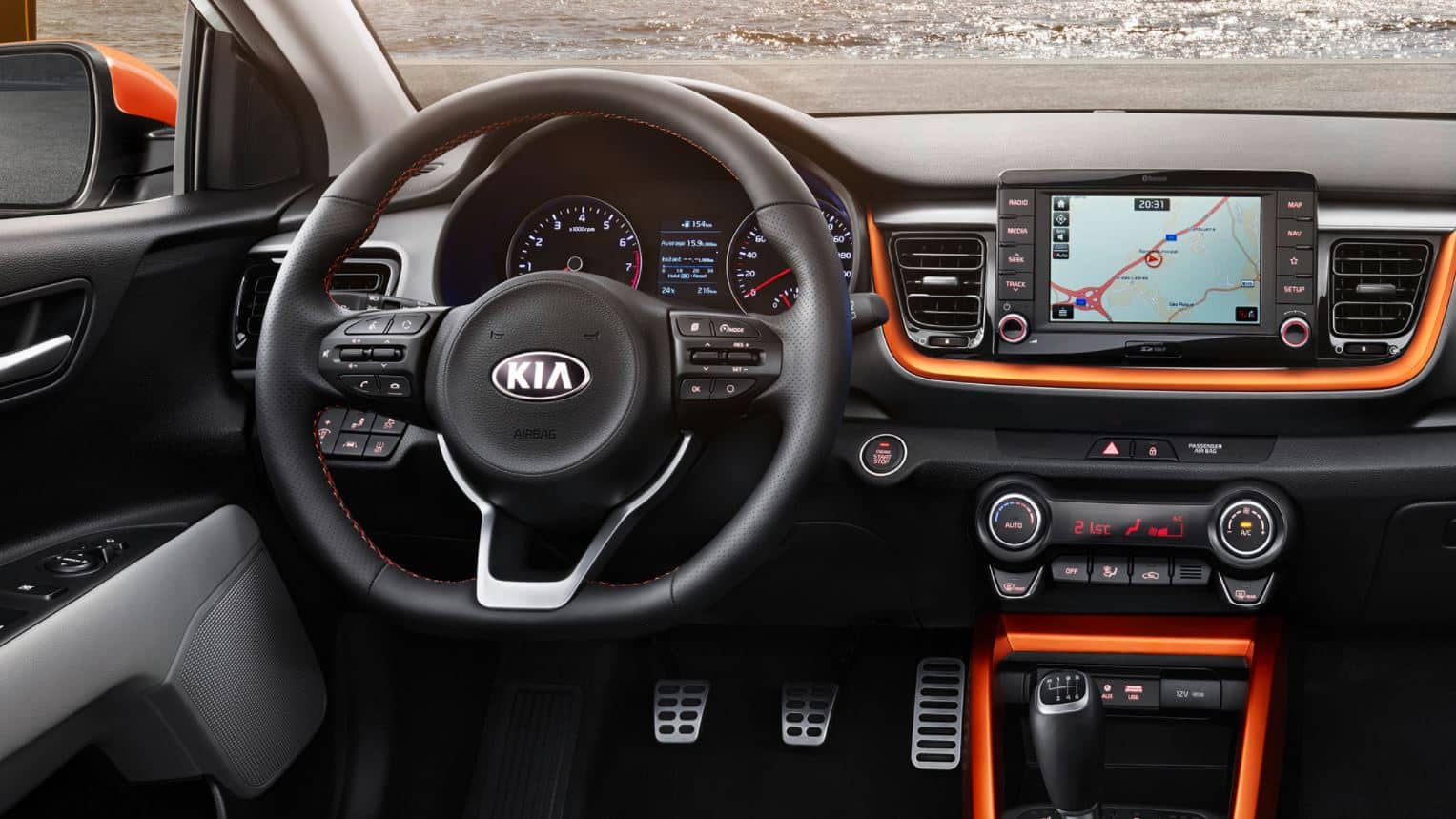 Comparativa visual Hyundai Kona VS Kia Stonic, estas son sus diferencias .··. AMAXOFILIA