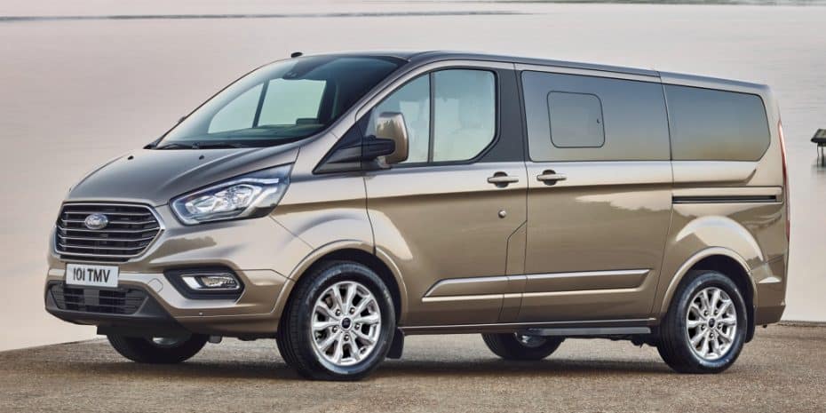 El Ford Tourneo Custom «se pone guapo»: Llegará tras el verano