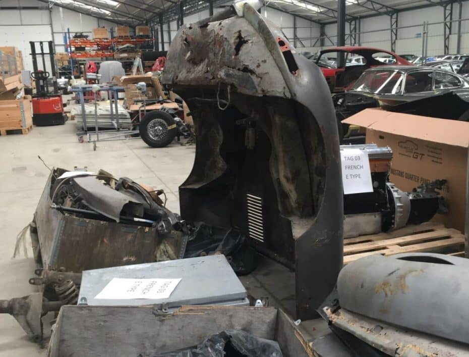 Por piezas y en cajas: Así ha sido encontrado un Jaguar E-Type y esto es lo que van a hacer con él