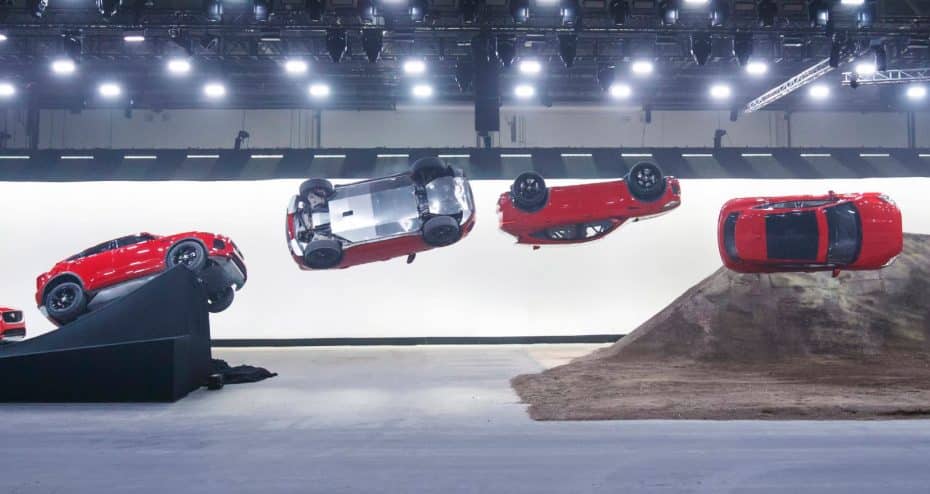 El Jaguar E-PACE entra en el libro Guinness de los Records gracias a un «barril» completo de 270º