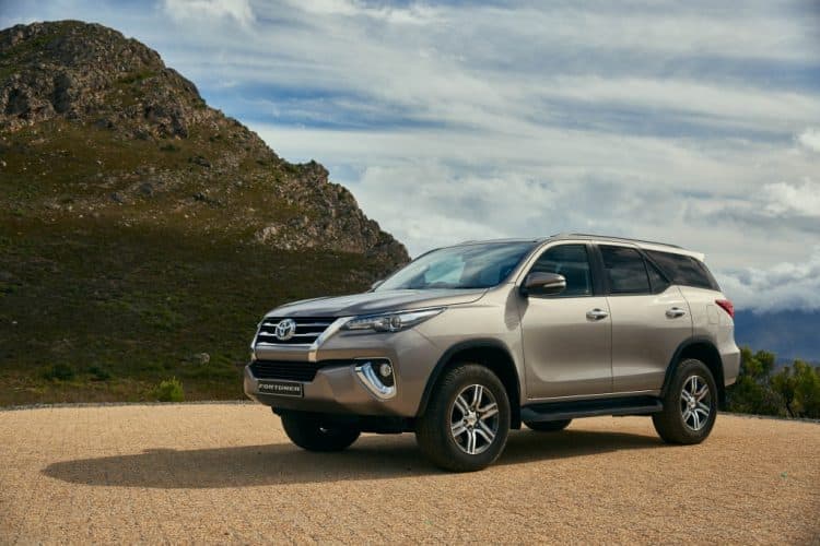 Toyota fortuner или prado