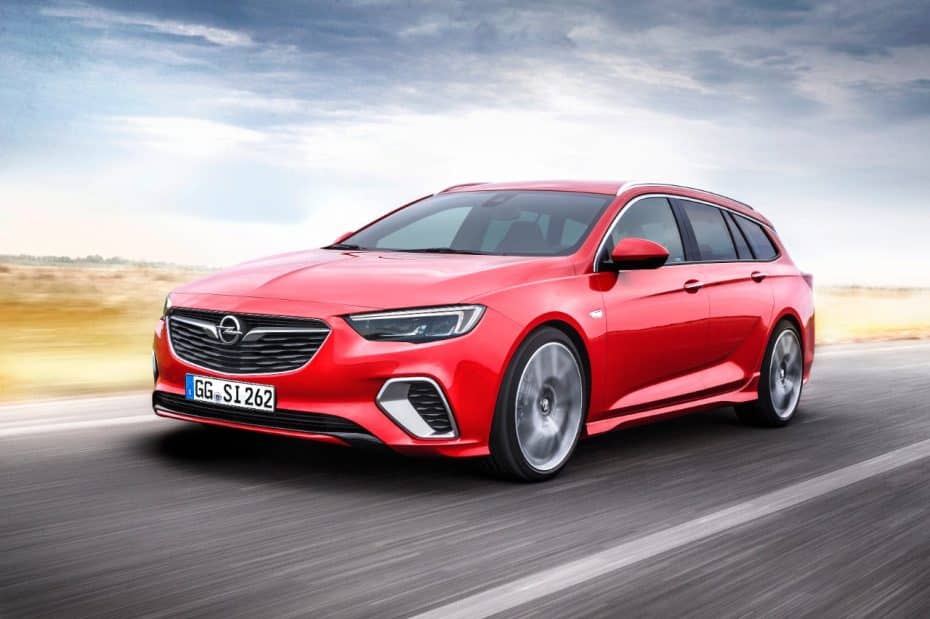 El Opel Insignia GSI, también con carrocería Sports Tourer