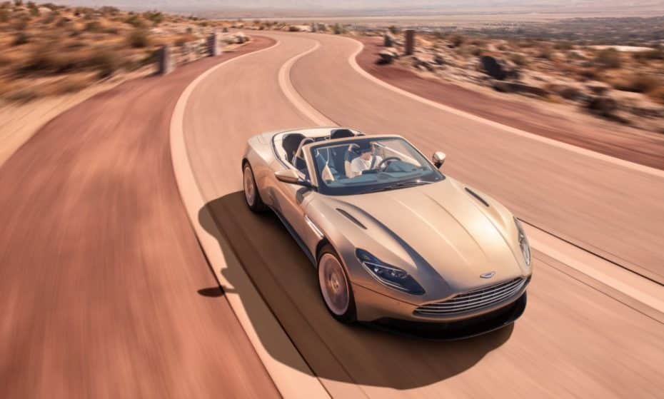 Aston Martin DB11 Volante: Máxima elegancia al aire libre y corazón V8 biturbo AMG