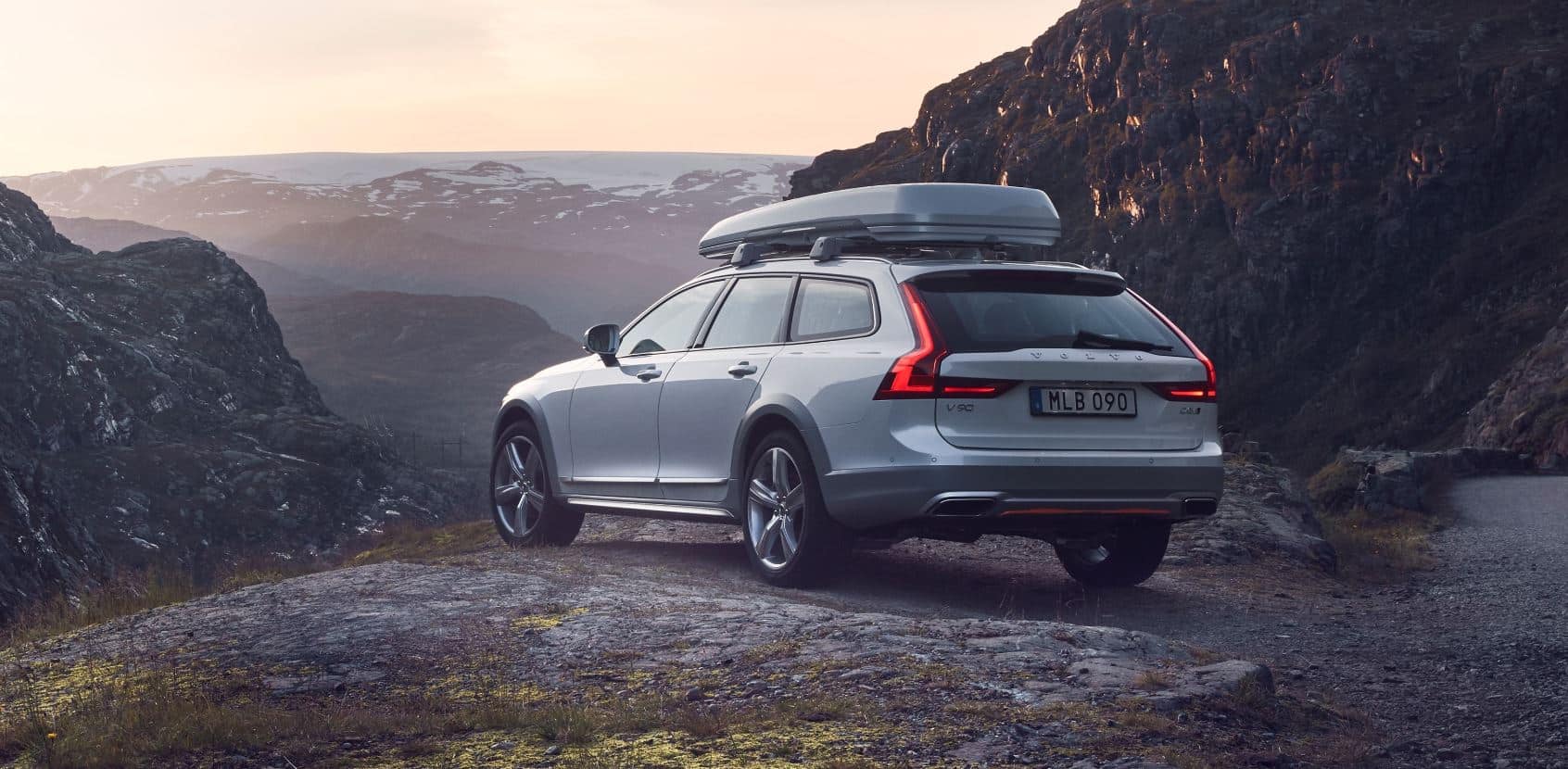 Precios del Volvo V90 Cross Country nuevo en oferta para todos sus motores y acabados