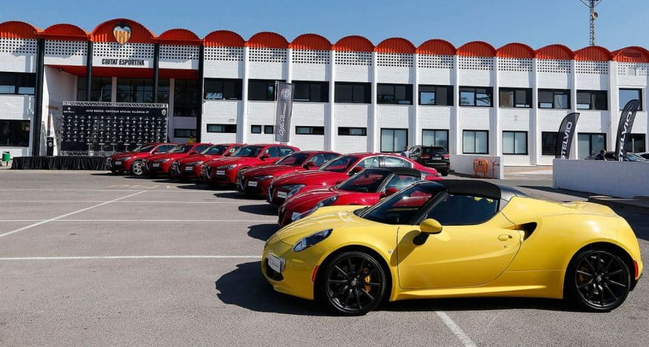 ¡Alfa Romeo para todos!: Los jugadores del Valencia reciben sus nuevas máquinas