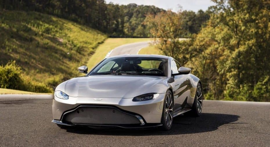 El nuevo Aston Martin Vantage ya está aquí: Corazón AMG V8, 510 CV y una importante reducción de peso