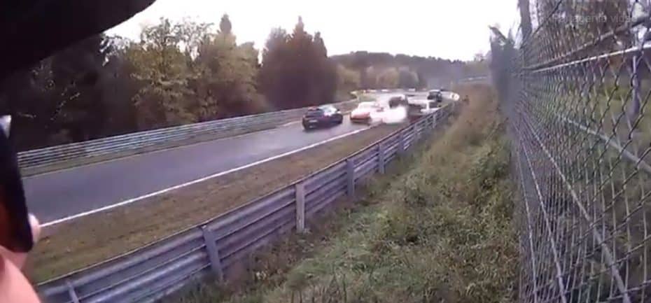 Atento la que lía esta mancha de anticongelante en Nürburgring…