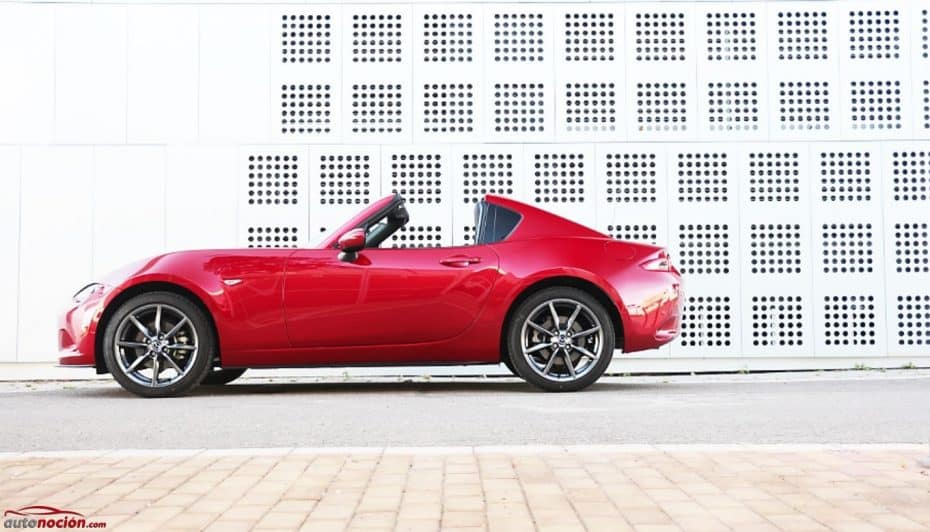 Prueba Mazda MX-5 RF 2.0 160 CV Luxury Sport: Fiel, eso sí, de una forma única