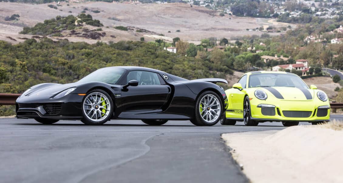 ¿Buscas los dos deportivos más radicales de Porsche? En esta subasta tienes un 911 R y 918 Spyder a juego